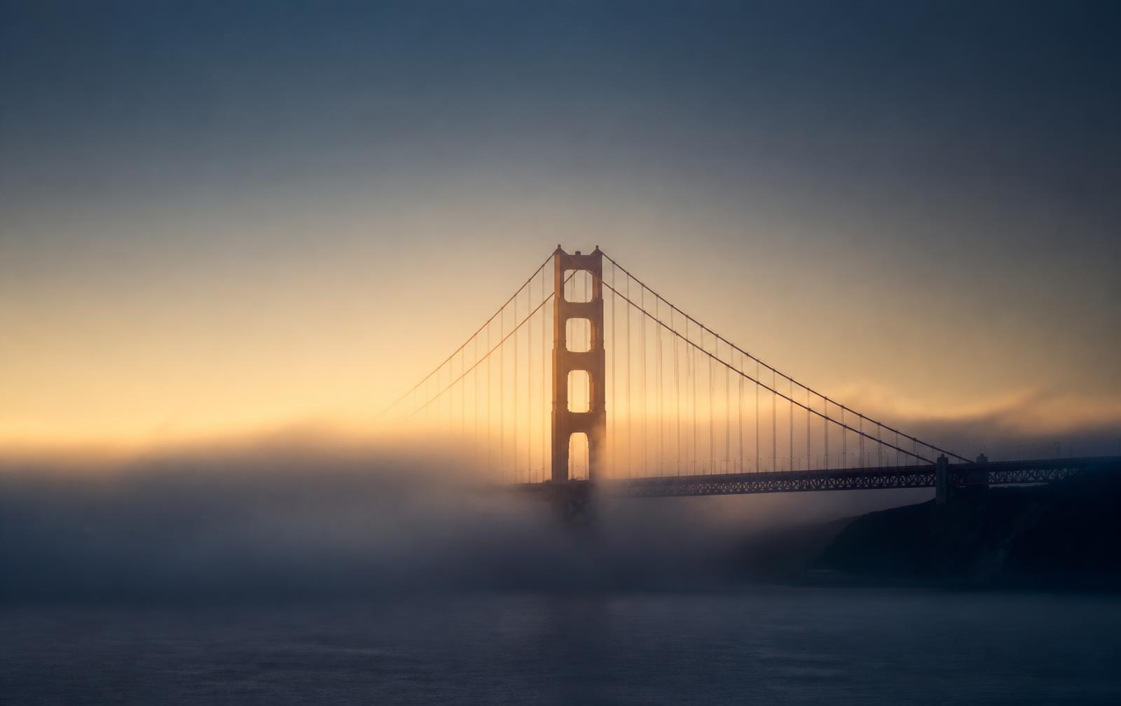 Golden Gate Bridge in morning fog